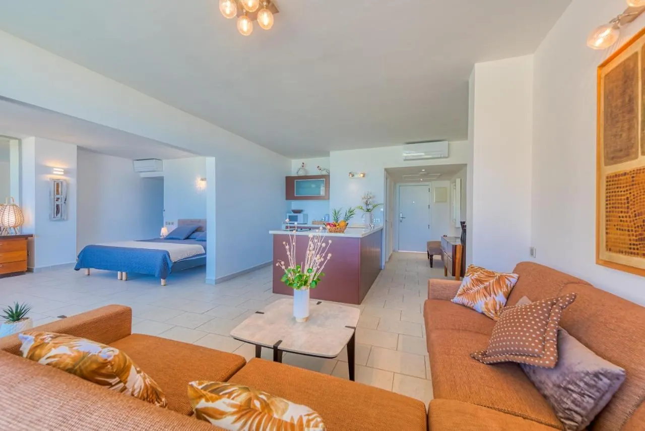 Aparthotel Le Domaine Anse Marcel Beach Resort