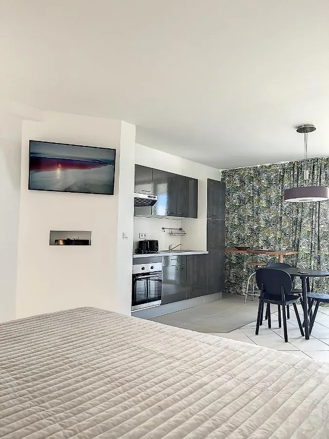 Le Domaine Anse Marcel Beach Resort 0*,